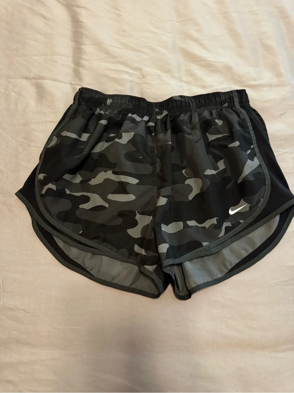 Nike Women’s Black & Gray Camo Athletic Shorts - Picture 1 of 3